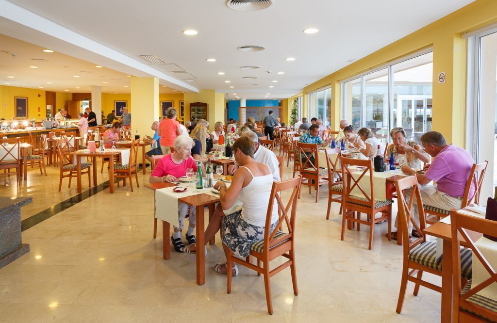Aparthotel Dunes Platja Can Picafort  Exterior photo